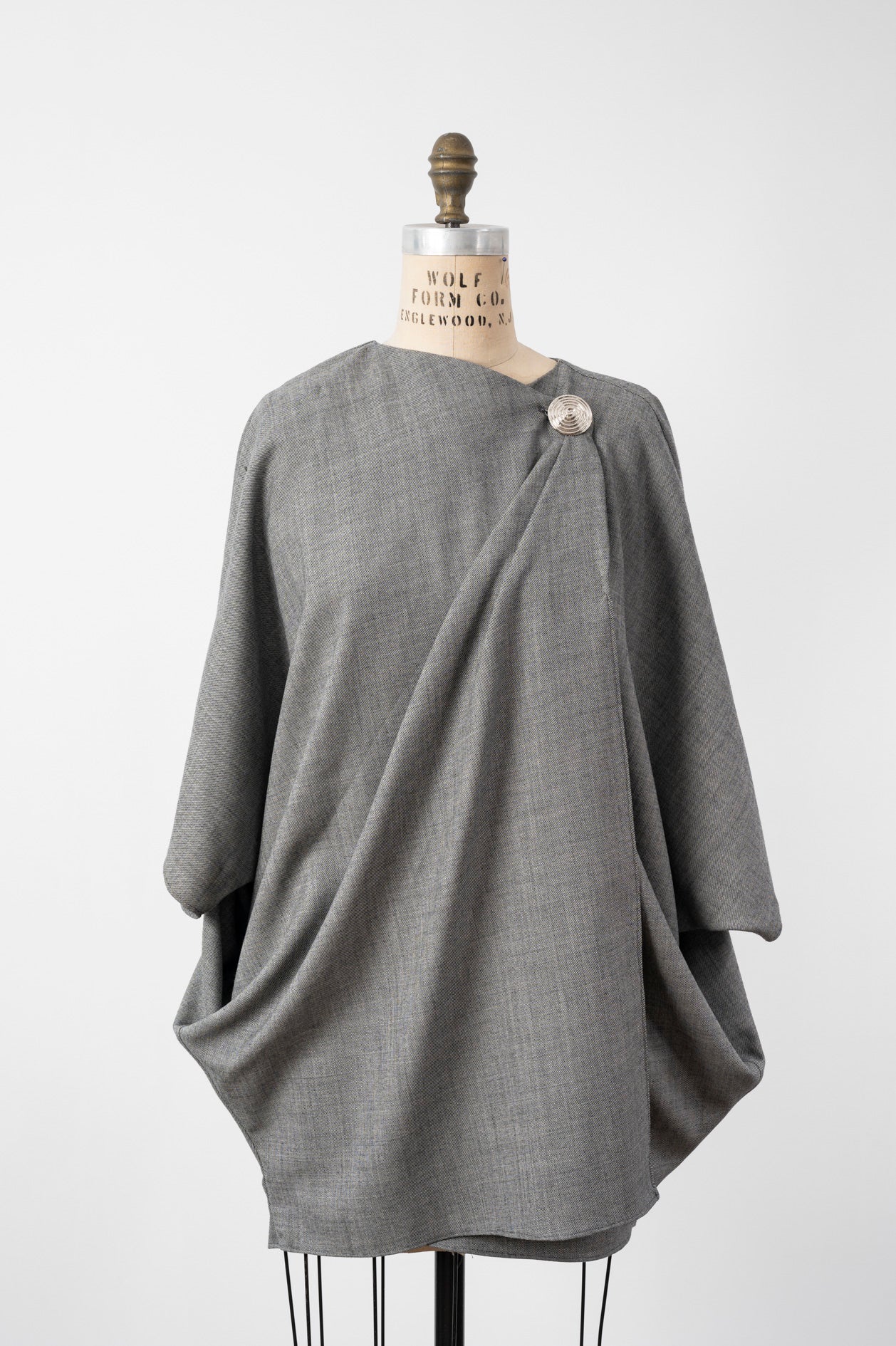 Arya Cape Grey
